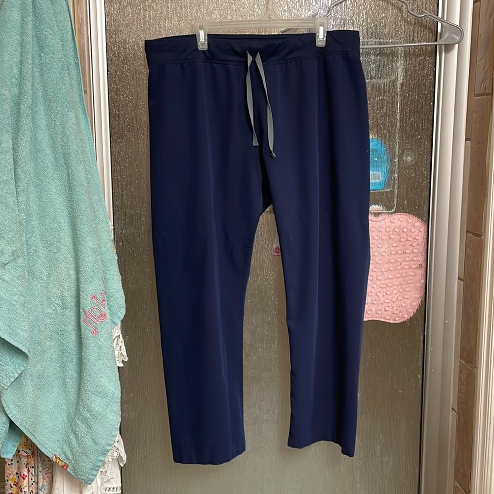 Figs Livingston basic scrub pants